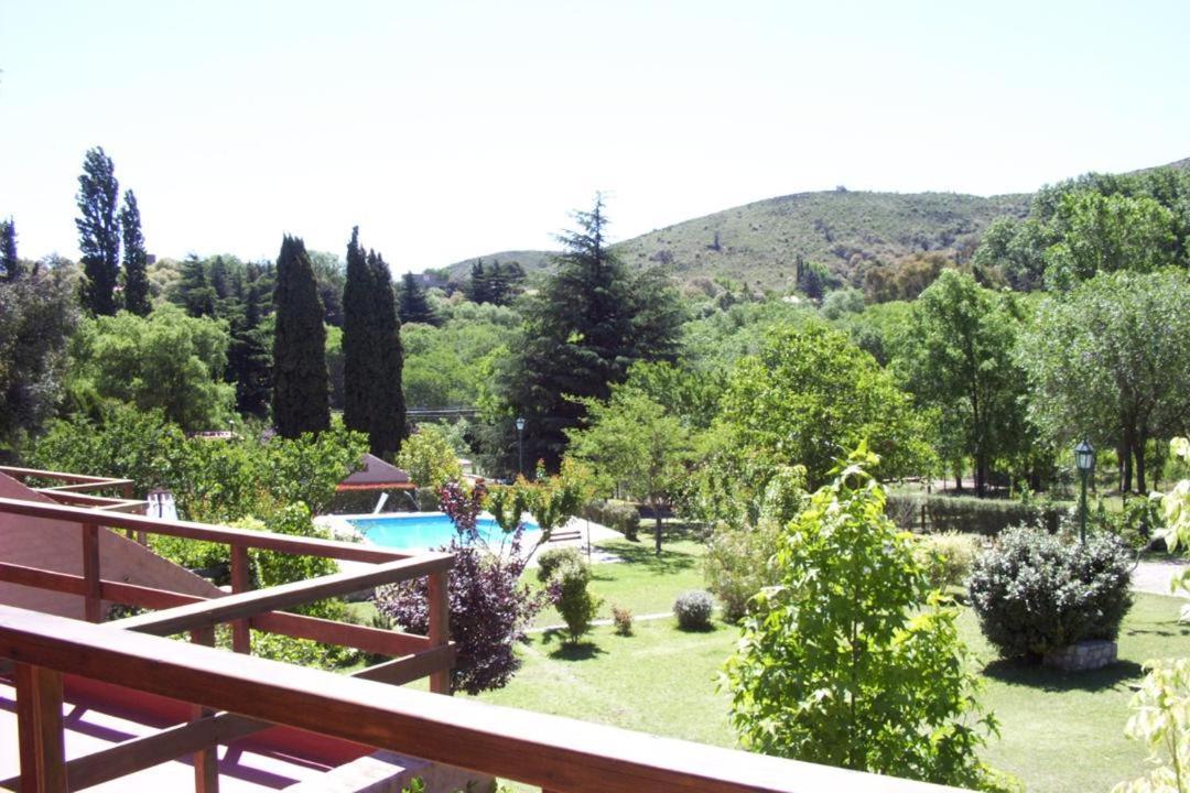 Los Almendros La Cumbre Exterior photo